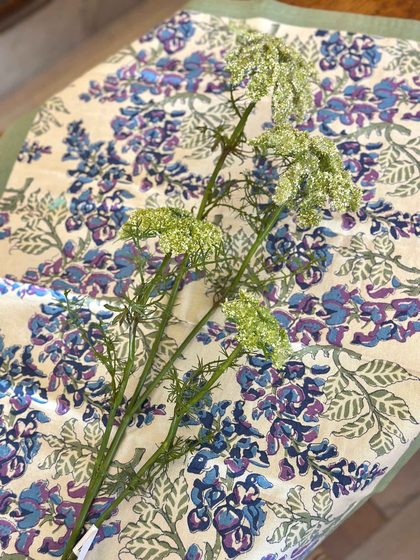 33" Wild Dill Spray