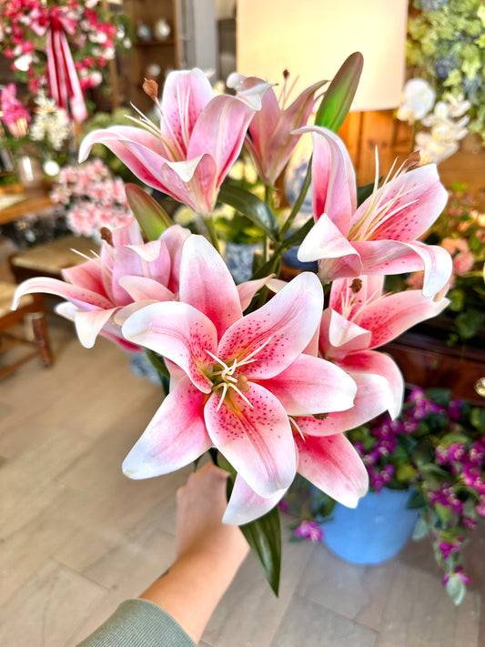 20" Natural Touch Rubrum Lily Plant