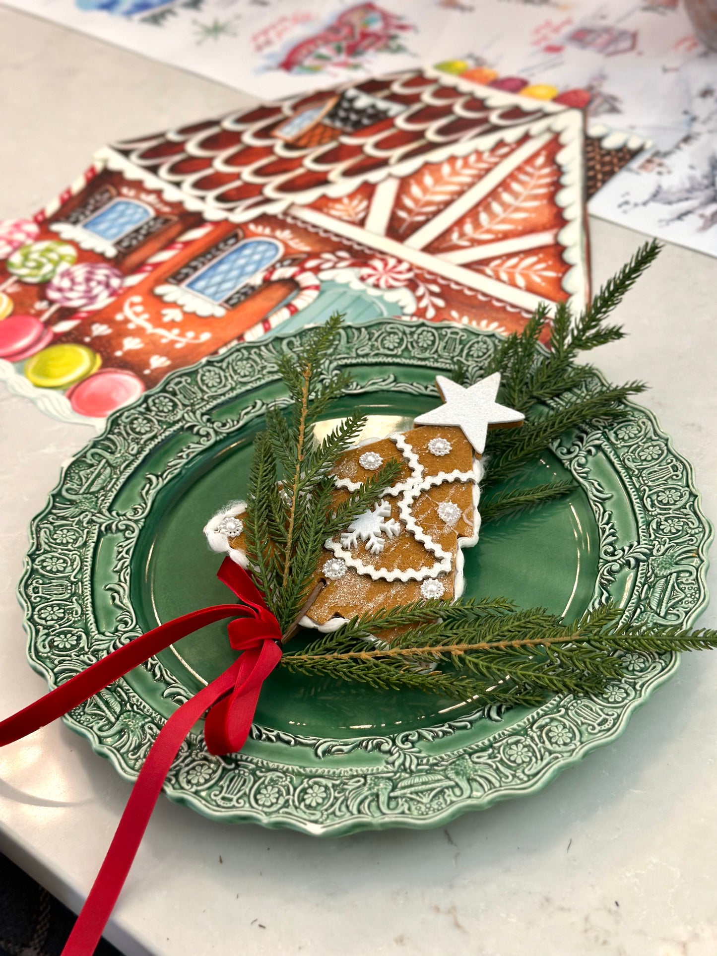 Gingerbread with Greenery Accent