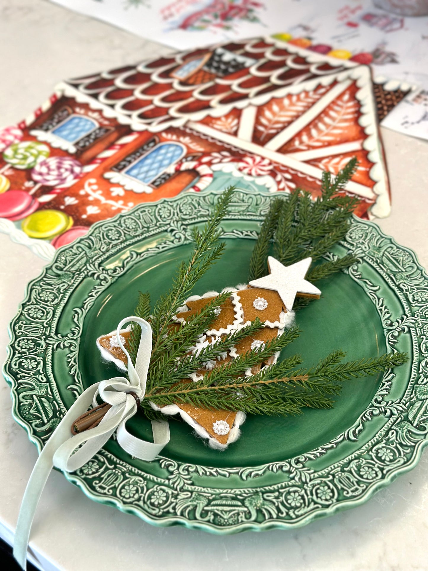 Gingerbread with Greenery Accent