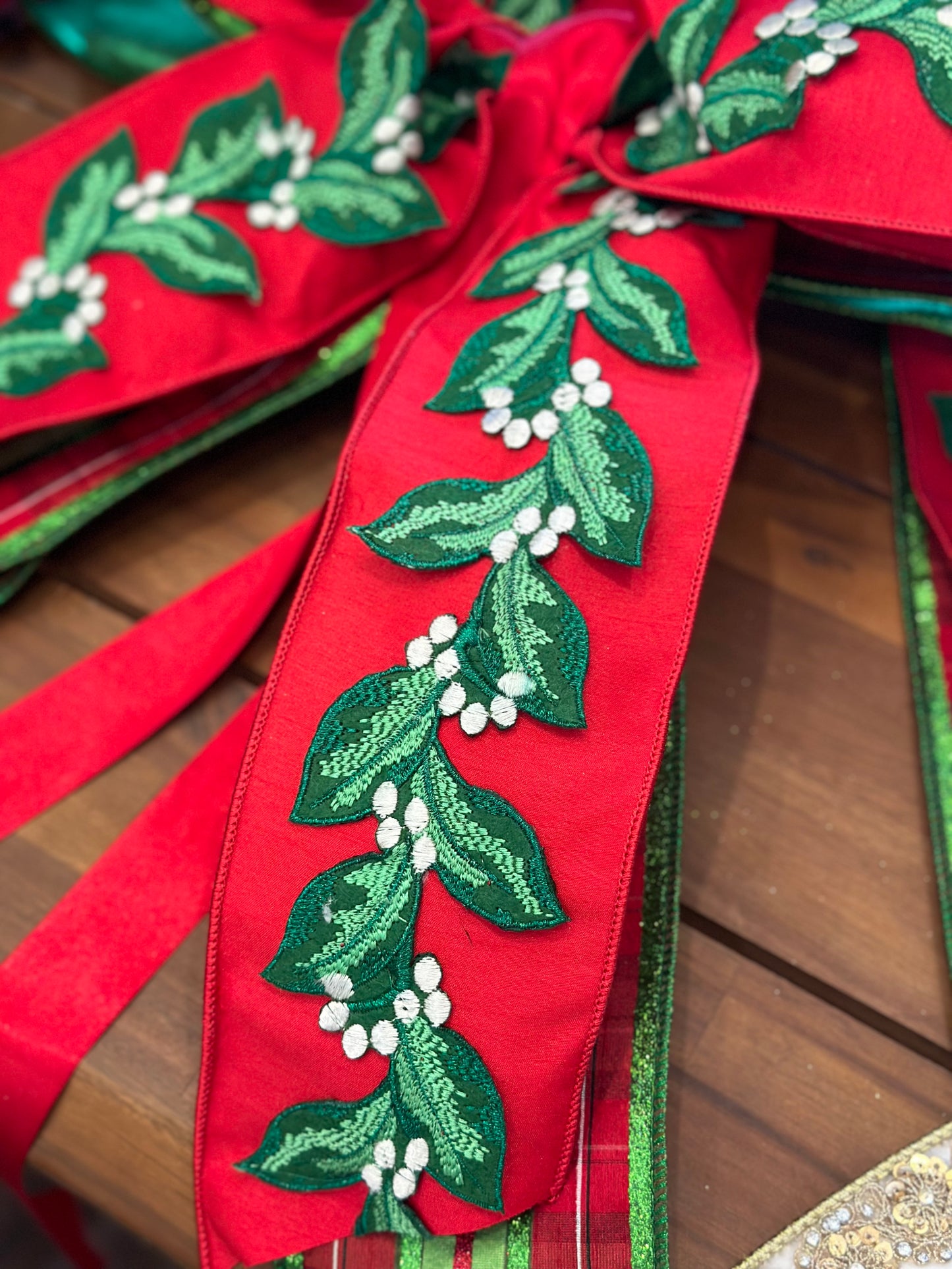 4” Mistletoe with Red Back Ribbon