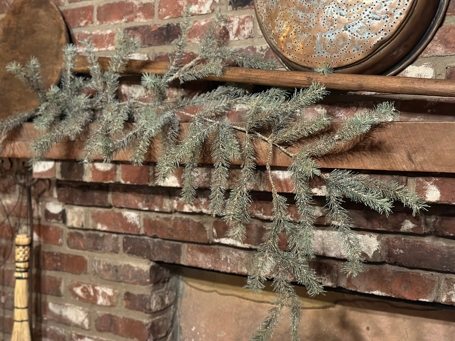 4’ Glitter Skip Pine Garland