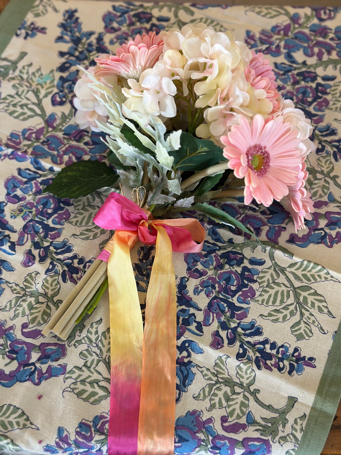 Pink Hydrangea and Daisy Bundle