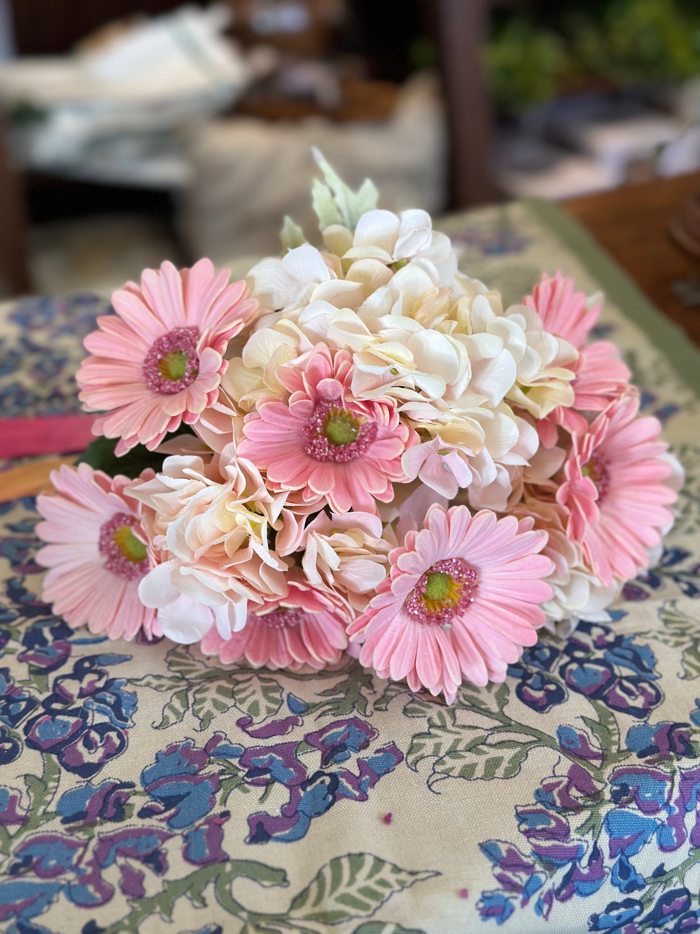 Pink Hydrangea and Daisy Bundle