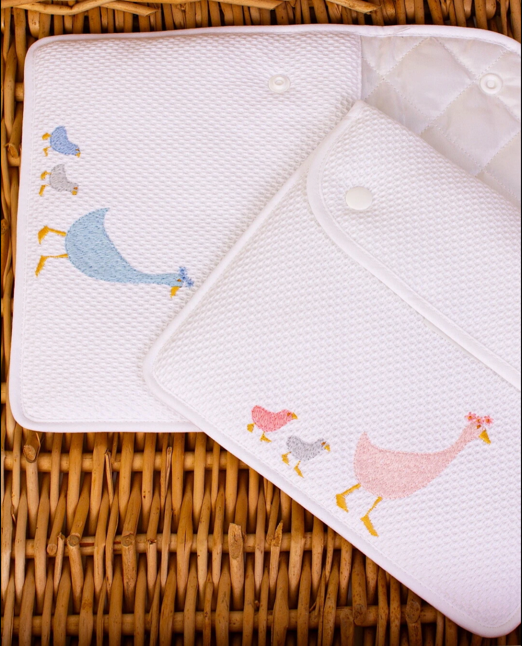 On-the-go Ducklings Pouch